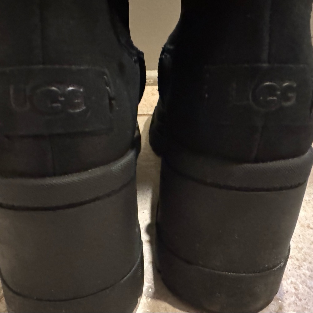 UGG Brooklyn Moxy Chelsea Boots - Picture 4 of 4
